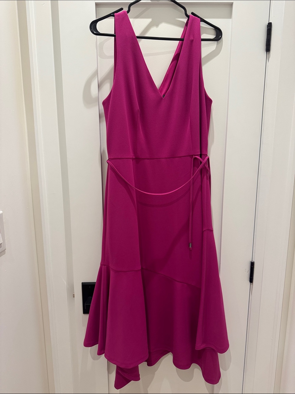 Vince Camuto Fuchsia Sleeveless V-Neck Midi Dress with Waist Tie